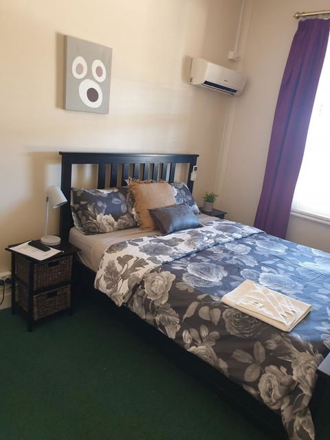 Junction Hotel Moora - Hotel Gold Coast 3