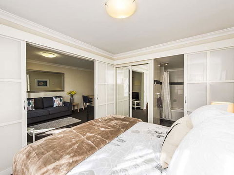 Subiaco Village 28 - Hotel Gold Coast 9