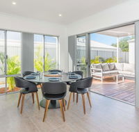 Karrinyup Waters Luxury House Rental - Hotel Gold Coast