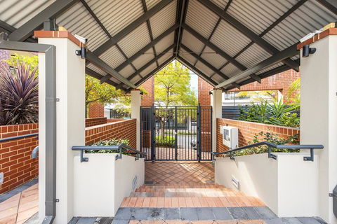 Subiaco Emporium Apartment - Hotel Gold Coast 22