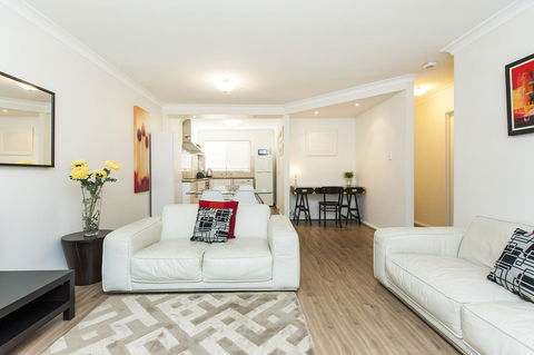 Forrest St - Hotel Gold Coast 1