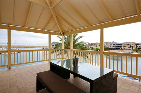 The Marina Hotel - Mindarie - Hotel Gold Coast 7