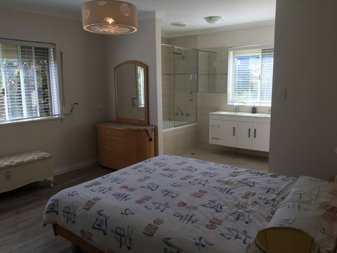 Halls Head Beach House - Hotel Gold Coast 6