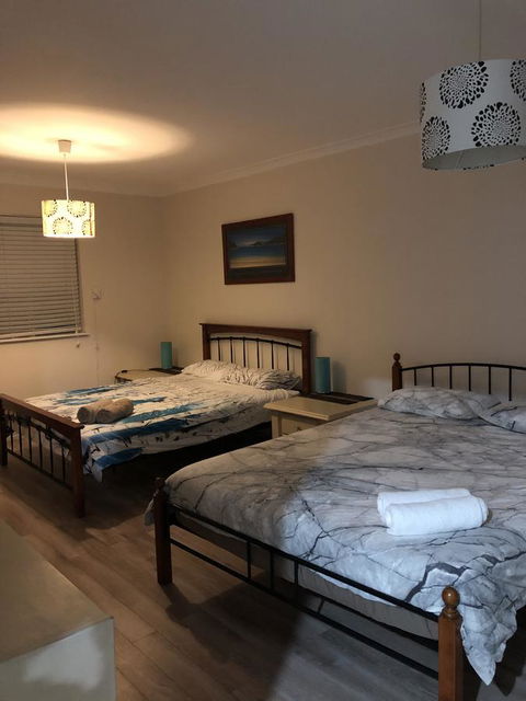 Halls Head Beach House - Hotel Gold Coast 9