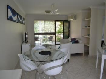 Forrest Street - Hotel Gold Coast 1