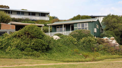 BINALONG BEACH COTTAGE Beachfront At Bay Of Fires Next To Restaurant - Hotel Gold Coast 8
