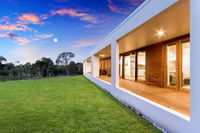 Book Greens Beach Accommodation Vacations Hotel Gold Coast Hotel Gold Coast