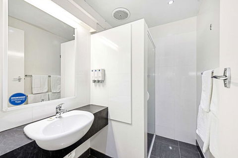 Coach House Launceston - Hotel Gold Coast 23