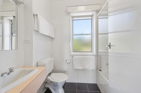 Coach House Launceston - Hotel Gold Coast 22