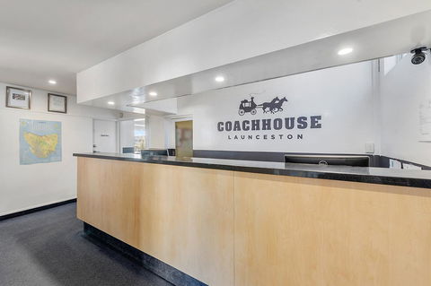 Coach House Launceston - Hotel Gold Coast 3