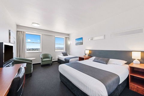Coach House Launceston - Hotel Gold Coast 4