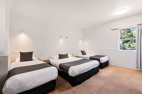 Coach House Launceston - Hotel Gold Coast 14