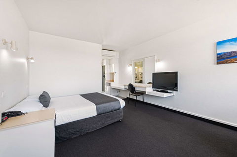 Coach House Launceston - Hotel Gold Coast 17