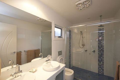 Bridport Holiday Rental - Hotel Gold Coast 5