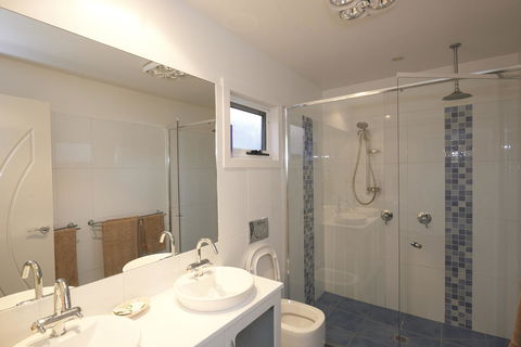 Bridport Holiday Rental - Hotel Gold Coast 4