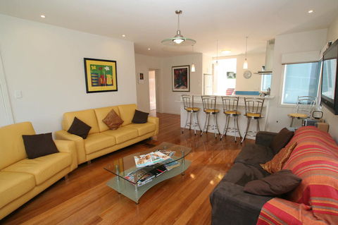 Bridport Holiday Rental - Hotel Gold Coast 10