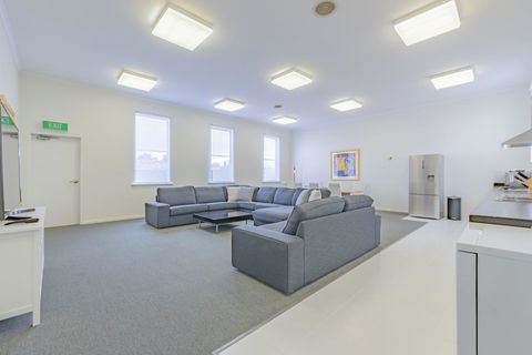 4 Bedroom House - Hobart CBD - Free Parking - Free WIFI - Hotel Gold Coast 9