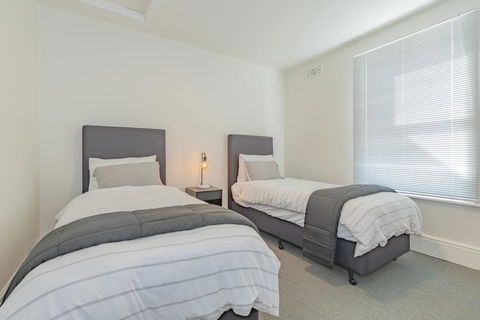 4 Bedroom House - Hobart CBD - Free Parking - Free WIFI - Hotel Gold Coast 23