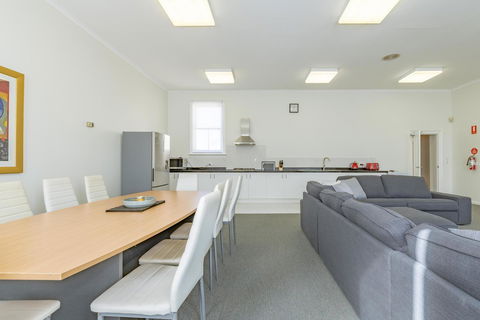 4 Bedroom House - Hobart CBD - Free Parking - Free WIFI - Hotel Gold Coast 16