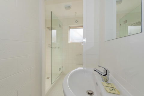 4 Bedroom House - Hobart CBD - Free Parking - Free WIFI - Hotel Gold Coast 11