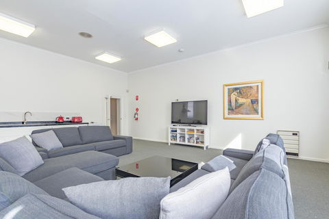 4 Bedroom House - Hobart CBD - Free Parking - Free WIFI - Hotel Gold Coast 12