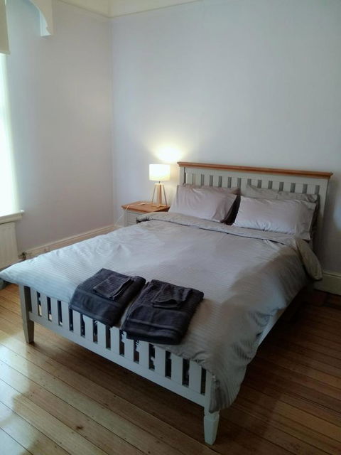 Riverbank Villa - Hotel Gold Coast 13