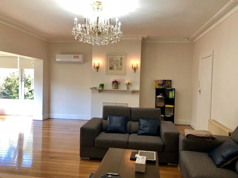 Riverbank Villa - Hotel Gold Coast 3