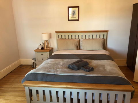 Riverbank Villa - Hotel Gold Coast 1