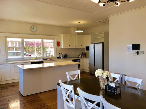 Riverbank Villa - Hotel Gold Coast 5