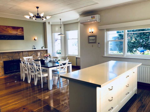 Riverbank Villa - Hotel Gold Coast 4