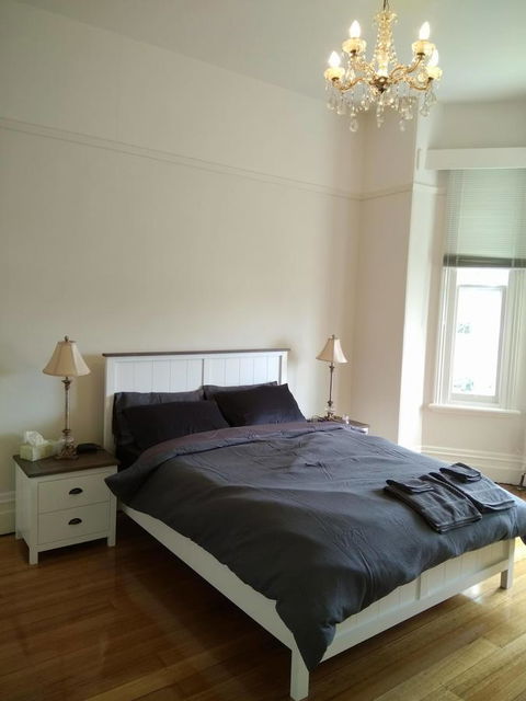 Riverbank Villa - Hotel Gold Coast 12