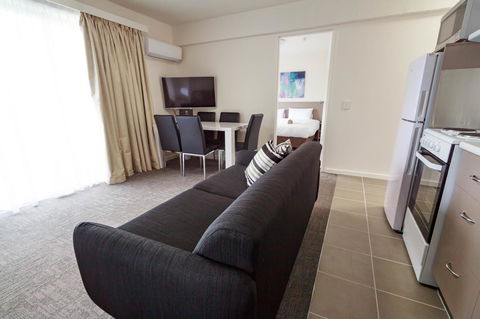 Adina Place Motel Apartments - Hotel Gold Coast 6