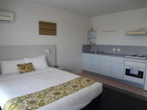 Adina Place Motel Apartments - Hotel Gold Coast 32