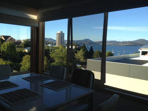 Reflections On The Bay - Hotel Gold Coast 8