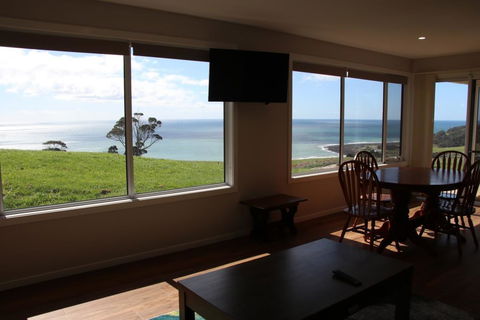 Penguin Seaside Farm - Hotel Gold Coast 0