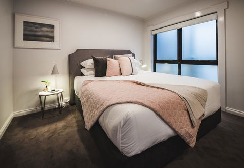 Russell House - Hotel Gold Coast 8