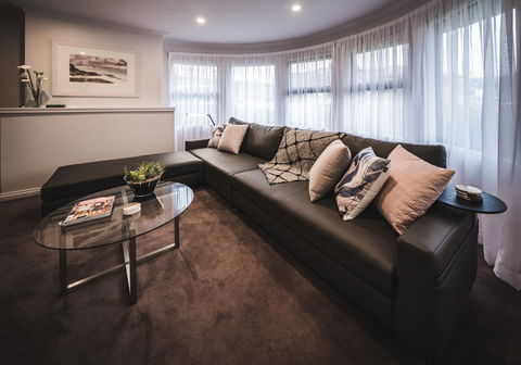 Russell House - Hotel Gold Coast 4