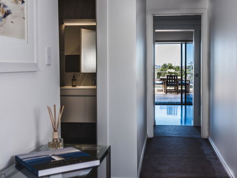 Russell House - Hotel Gold Coast 3