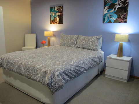 Elm Trees Accommodation @ Ross - Hotel Gold Coast 0