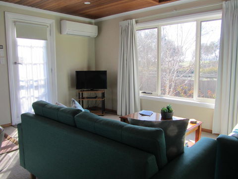 Elm Trees Accommodation @ Ross - Hotel Gold Coast 15