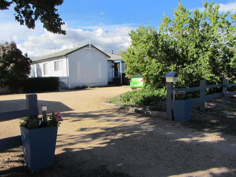 Elm Trees Accommodation @ Ross - Hotel Gold Coast 1
