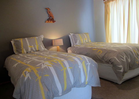 Elm Trees Accommodation @ Ross - Hotel Gold Coast 9