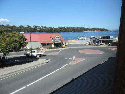 Bushman's Cafe - Hotel Gold Coast 11
