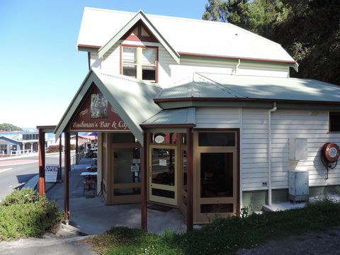 Bushman's Cafe - Hotel Gold Coast 0