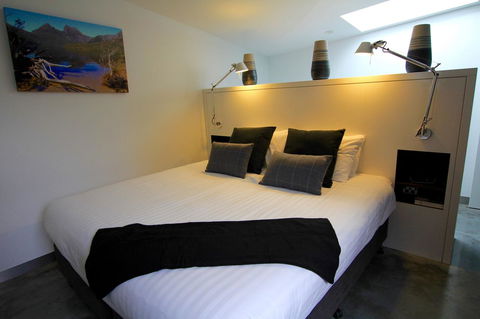 Old Bishop\'s Quarters Heritage, Modern & Unique Accommodation - Hotel Gold Coast 2