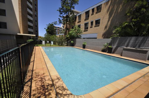 Neutral Bay Self Contained Studio Apartments - Hotel Gold Coast 1