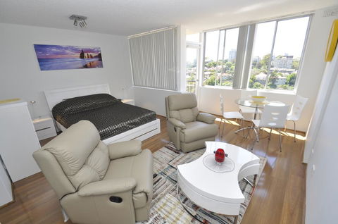 Neutral Bay Self Contained Studio Apartments - Hotel Gold Coast 0