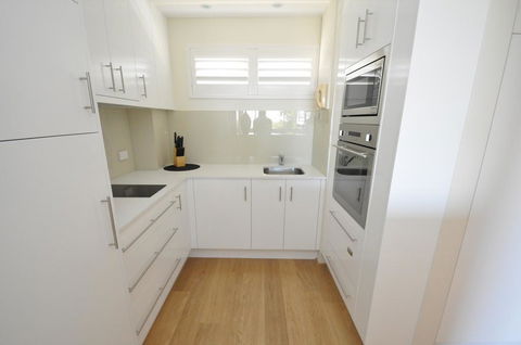 Neutral Bay Self-Contained Modern One-Bedroom Apartment (63BEN) - Hotel Gold Coast 3