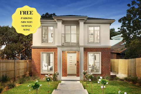 NEW Inner Melb Luxury Modern Grand Holiday House - Great Location, Wifi, Parking - Hotel Gold Coast 0
