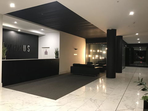 New Luxurious Skyview 2Bedroom Apartment Liverpool - Hotel Gold Coast 0